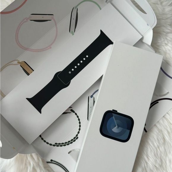 Series 11 Apple Logo Watch Smooth performance Good battery life