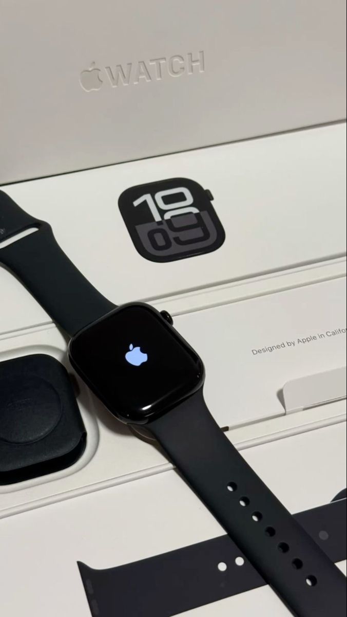 Series 11 Apple Logo Watch Smooth performance Good battery life